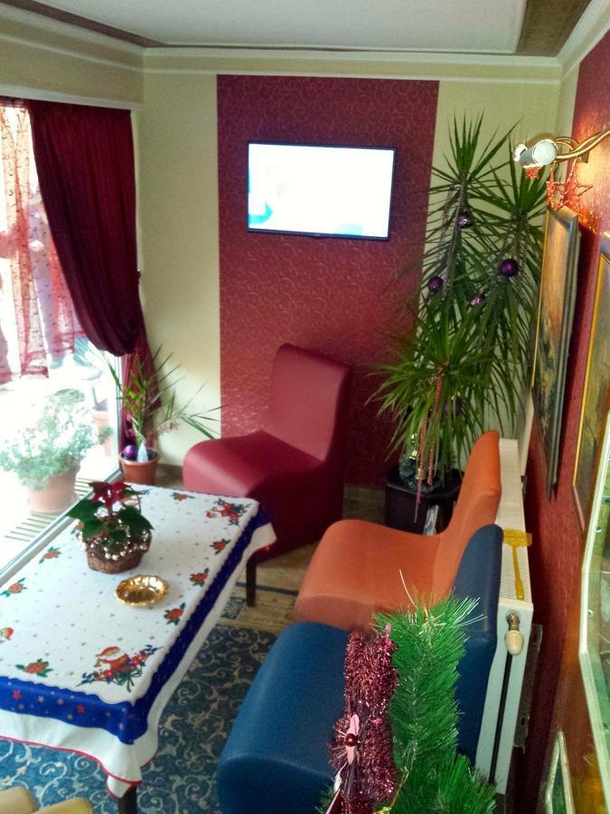 Hotel Triumph Nova Zagora Esterno foto