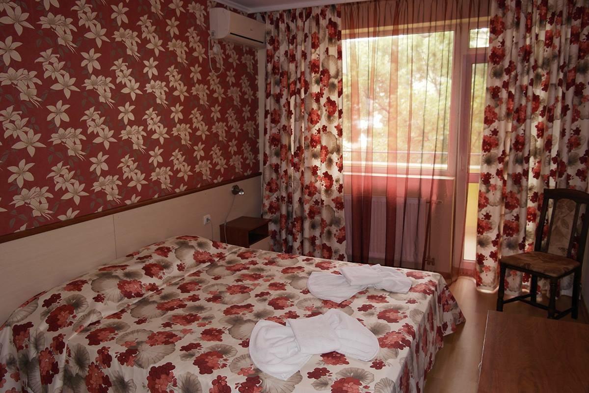 Hotel Triumph Nova Zagora Esterno foto