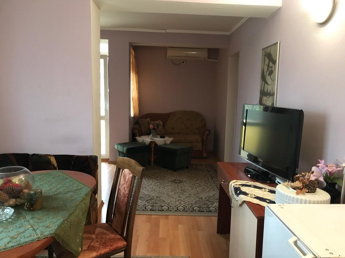 Hotel Triumph Nova Zagora Esterno foto